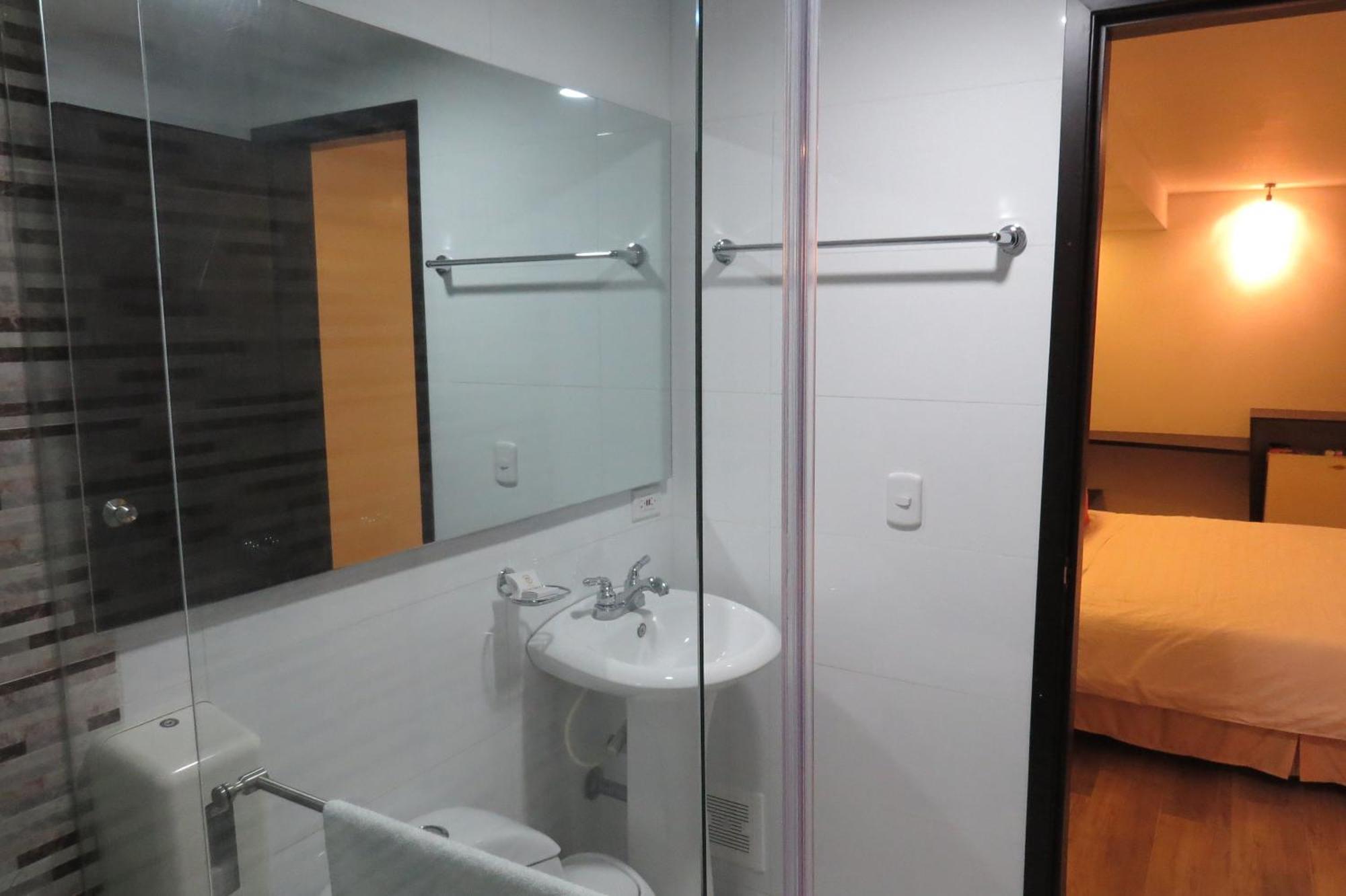 Hotel Leon Dorado Bucaramanga Room photo
